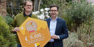 Spar unterstützt die Bienenforschung an der UNI Graz